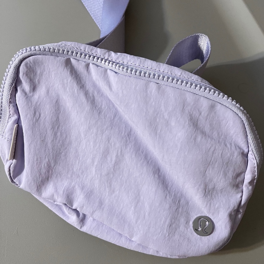 Lululemon Everywhere Belt Bag
